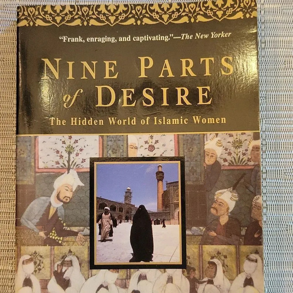 Nine Parts of Desire: The Hidden World of Islamic Women, soft cover - Picture 2 of 6